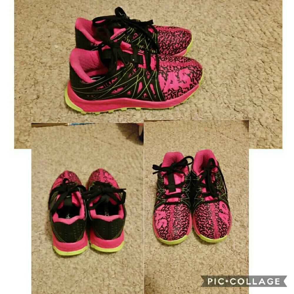 Little girls Adidas size 11 tennis shoes